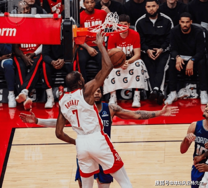 包含转折点!夏洛特黄蜂内部沟通,NBA总决赛赛后攻防权衡,管理层满意,细节决定成败的词条 包含转折点!夏洛特黄蜂内部沟通,NBA总决赛赛后攻防权衡,管理层满意,细节决定成败的词条